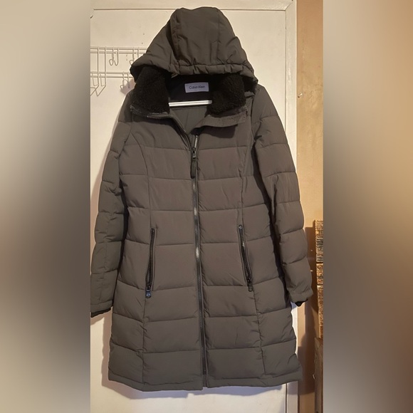 Calvin Klein Winter Hooded Jacket - Original CK bought online. - Picture 6 of 7